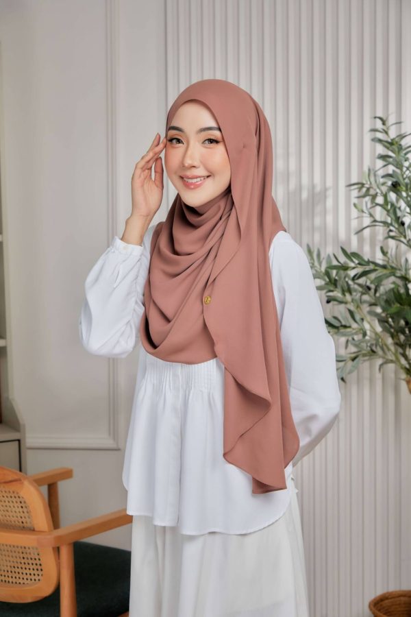 Luna Shawl In Spice Brown - Image 2