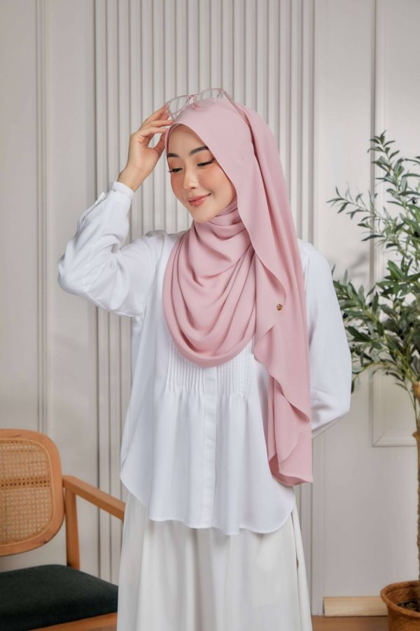 Luna Shawl In Pink CupCake - Image 2
