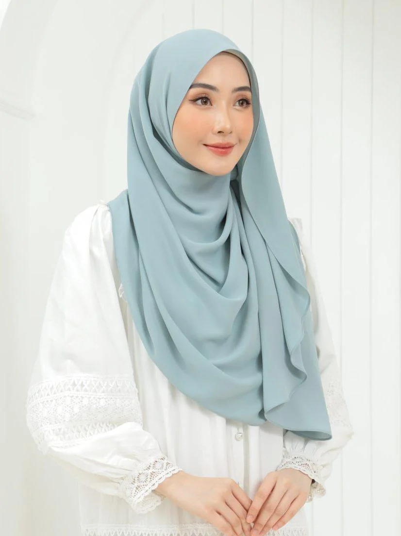 Luna Shawl In Ocean - Image 2