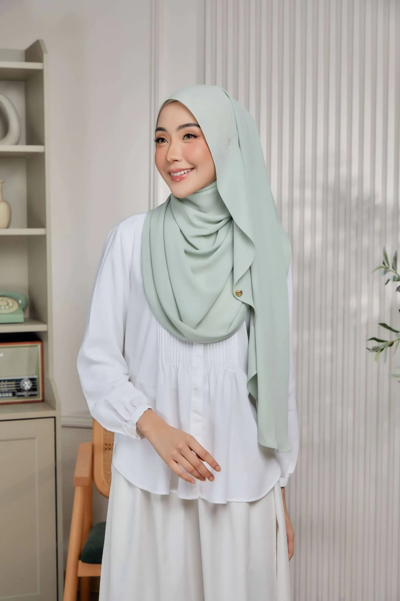 Luna Shawl In Sage - Image 4